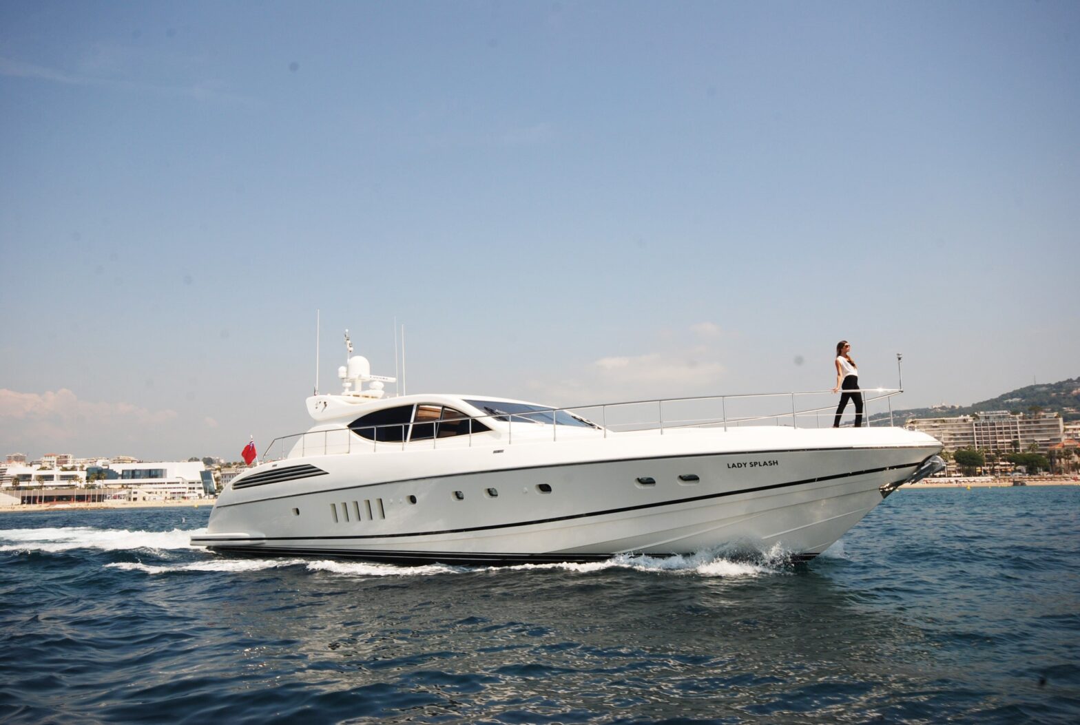 Leopard 24 – luxury yacht for charter in Saint-Tropez