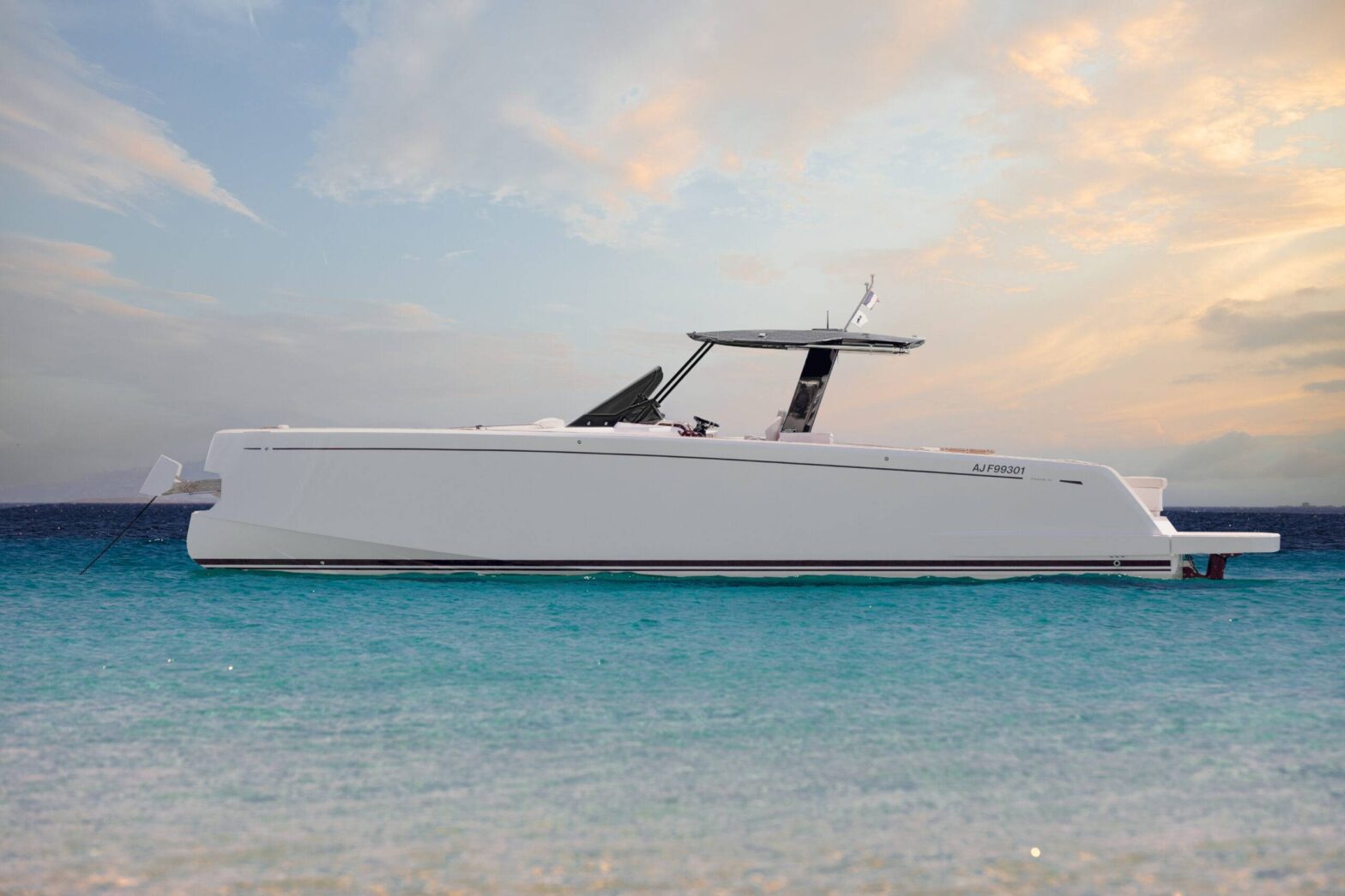 Pardo 43 – luxury yacht for charter in Saint-Tropez