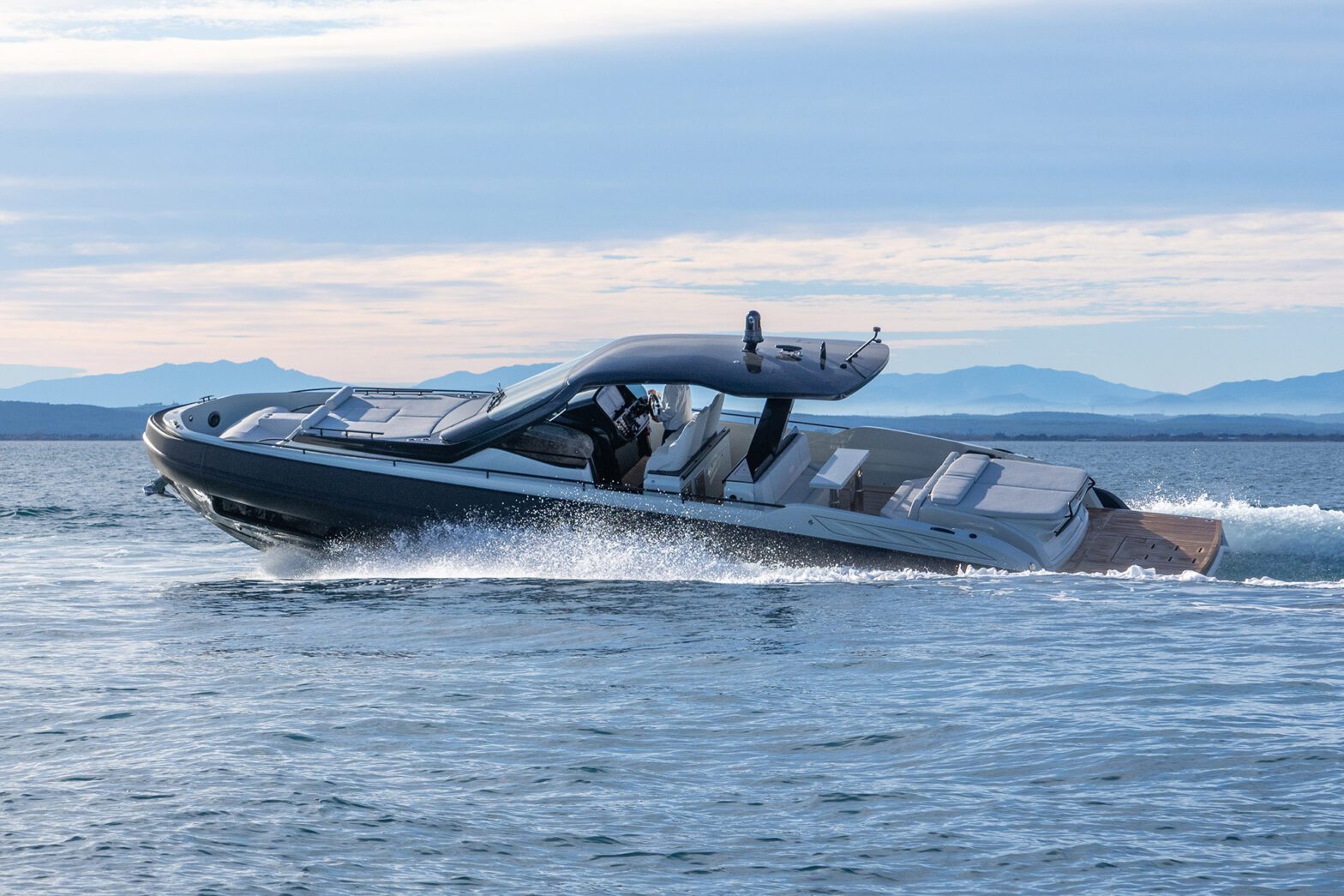 St Tropez Ribs Rentals