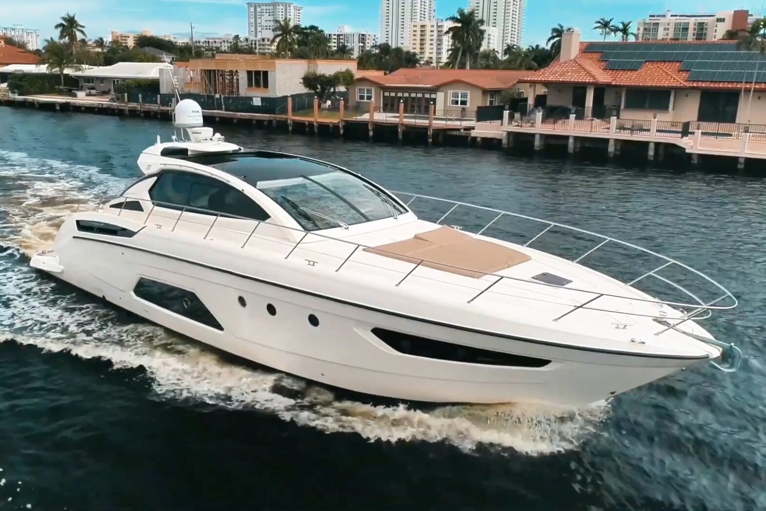 Azimut 58 – luxury yacht for charter in Saint-Tropez
