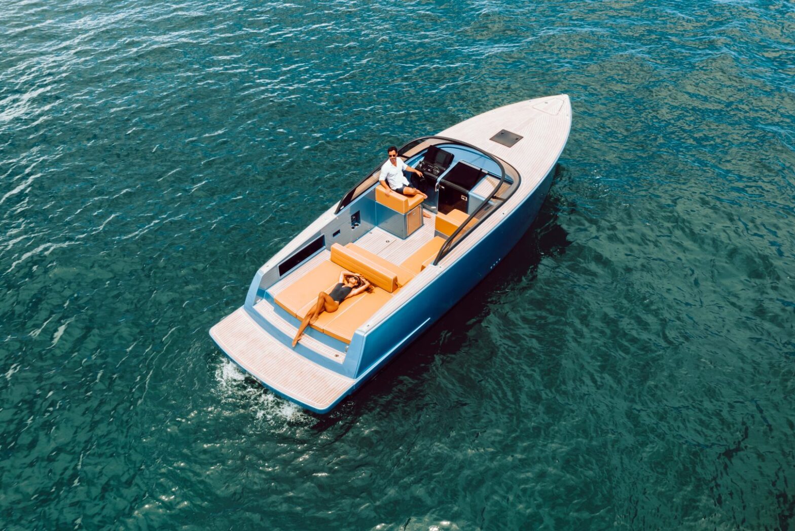 Vandutch 32 – luxury yacht for charter in Saint-Tropez