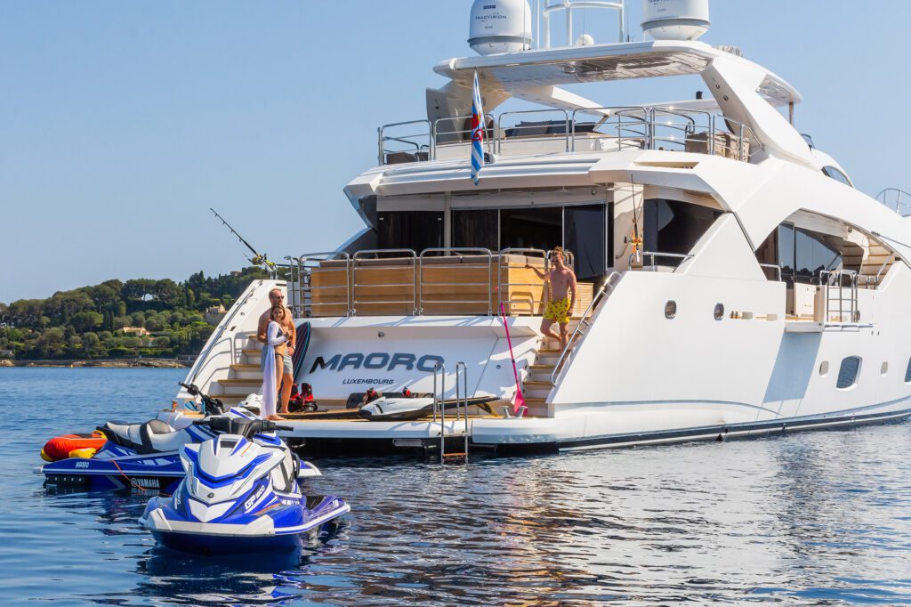 yacht de luxe a louer st tropez