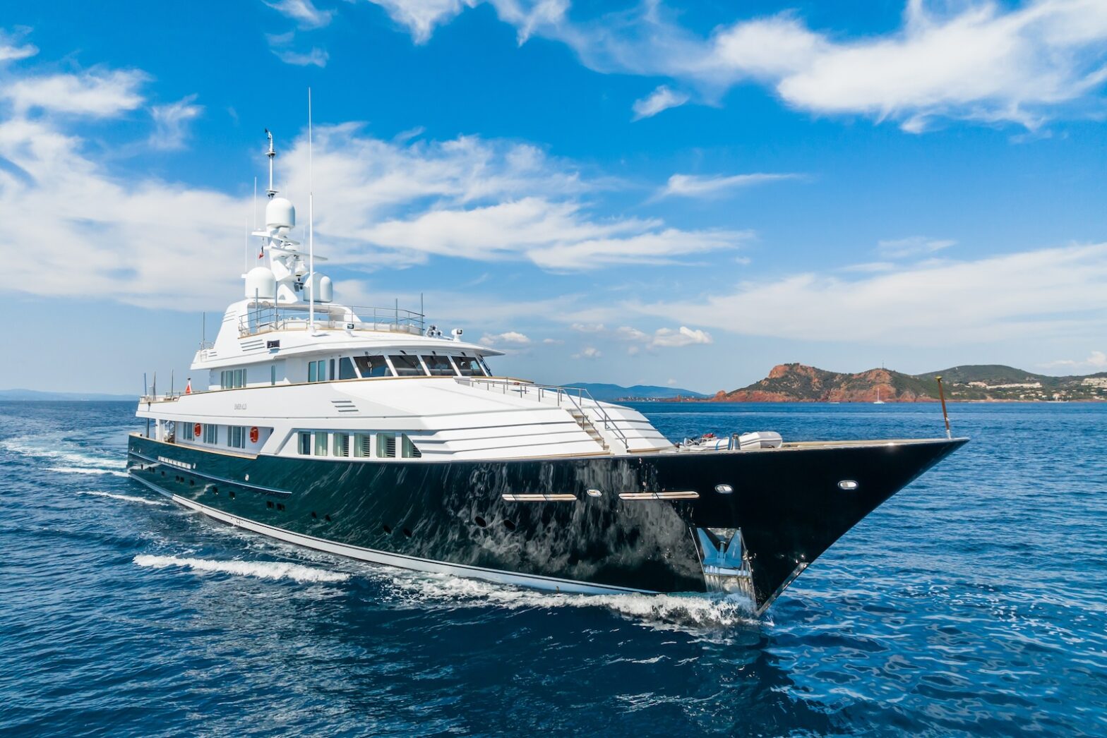 Emerald – luxury yacht for charter in Saint-Tropez