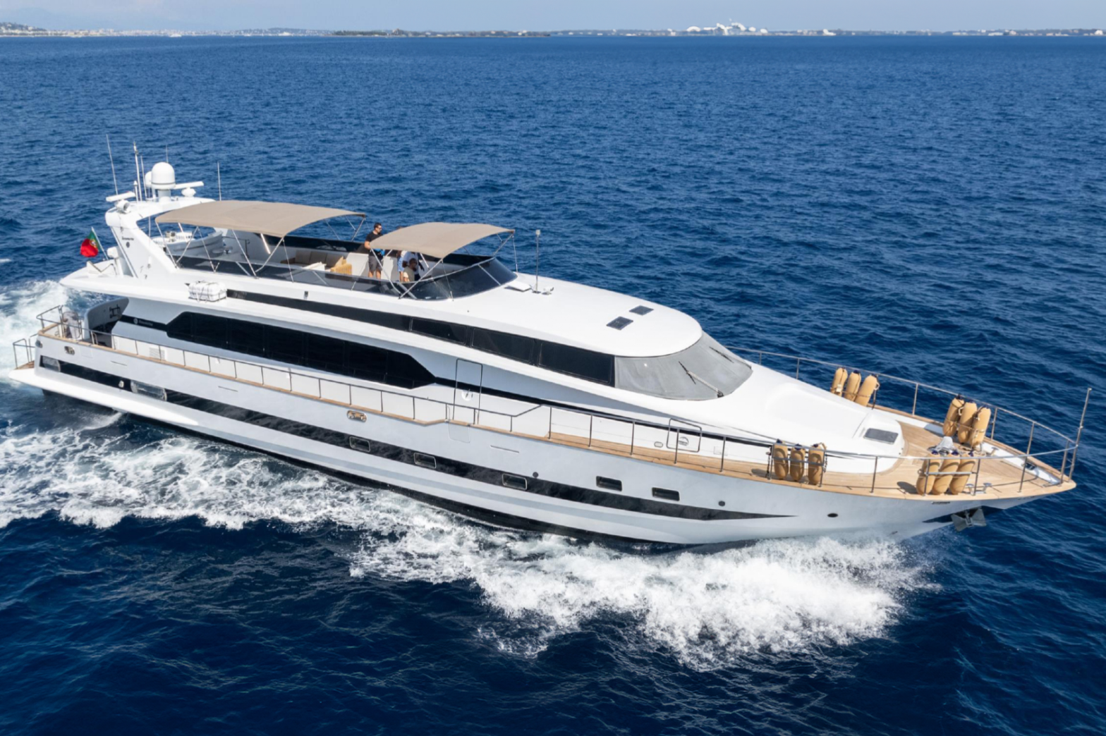 Tecnomarine – luxury yacht for charter in Saint-Tropez