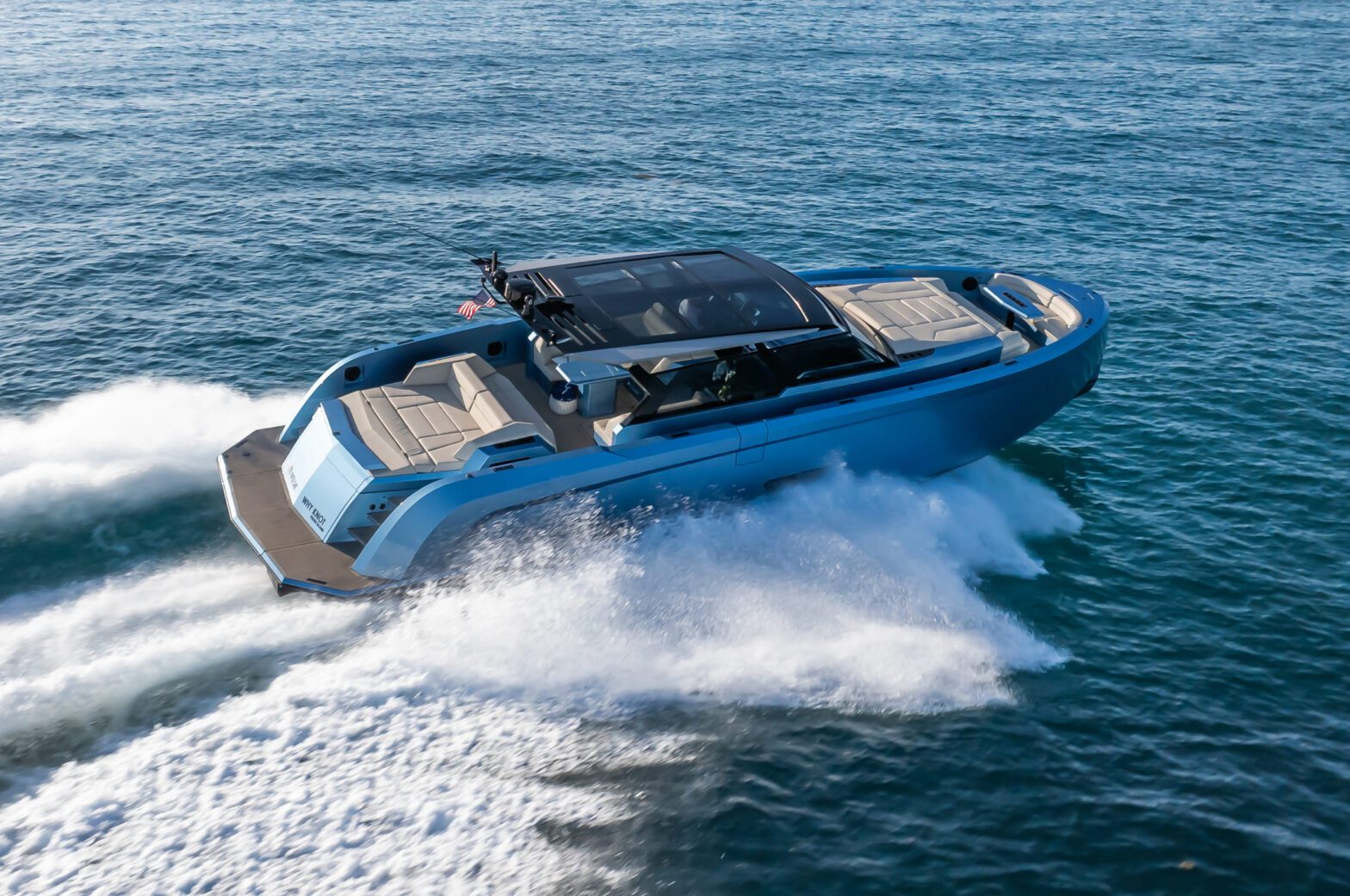 Vanquish 58 D – luxury yacht for charter in Saint-Tropez