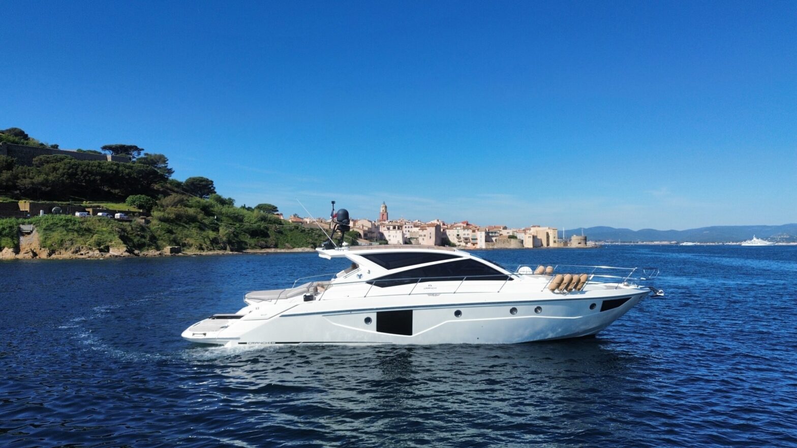Cranchi 60ST – luxury yacht for charter in Saint-Tropez